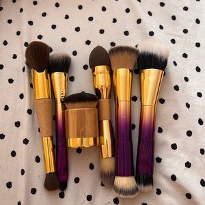 Tarte brush